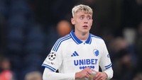3. 17 tahun 113 hari: Viktor Dadason (Copenhagen 2-4 Dortmund, 21/10/25). Foto: AFP/LISELOTTE SABROE