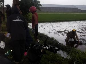 Truk Hajar Mobil-Motor di Klaten, 1 Remaja Terlempar ke Sawah hingga Tewas Truk Hajar Mobil-Motor di Klaten, 1 Remaja Terlempar ke Sawah hingga Tewas