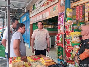 Bapanas Temukan Beras di Makassar di Atas HET, Ancam Cabut Izin Usaha Pedagang Bapanas Temukan Beras di Makassar di Atas HET, Ancam Cabut Izin Usaha Pedagang