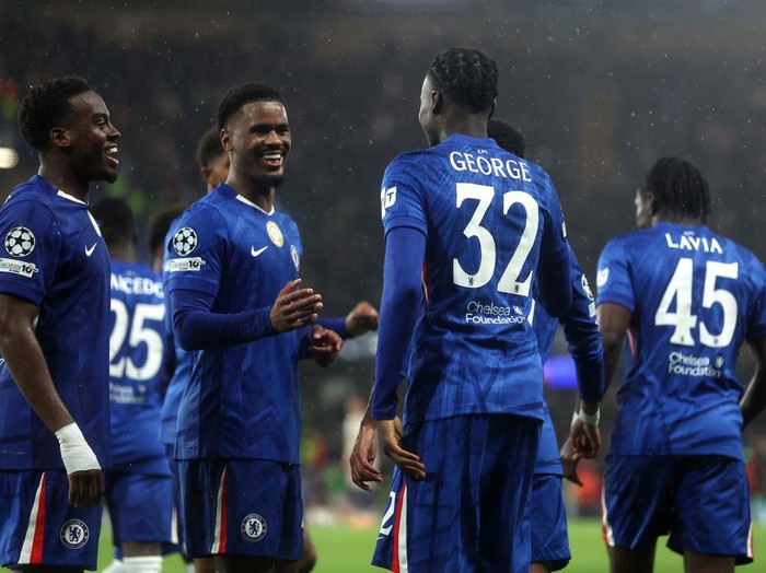 LONDON, ENGLAND - OCTOBER 22: Tyrique George of Chelsea celebrates with teammates after scoring his team's fifth goal during the UEFA Champions League 2025/26 League Phase MD3 match between Chelsea FC and AFC Ajax at Stamford Bridge on October 22, 2025 in London, England. (Photo by Chris Lee - Chelsea FC/Chelsea FC via Getty Images)