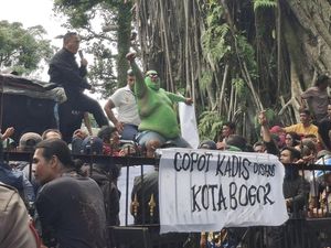 Demo Sopir Angkot Bogor Bubar, Tuntut Mobil Ditahan Dishub Dikembalikan Demo Sopir Angkot Bogor Bubar, Tuntut Mobil Ditahan Dishub Dikembalikan