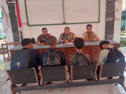 4 Anak Bolos Terjaring Patroli Sayang Pelajar Polres Pasuruan Kota 4 Anak Bolos Terjaring Patroli Sayang Pelajar Polres Pasuruan Kota