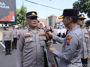 Kapolres Kediri Kota Kukuhkan Pamapta: Pelayanan Harus Cepat-Profesional Kapolres Kediri Kota Kukuhkan Pamapta: Pelayanan Harus Cepat-Profesional
