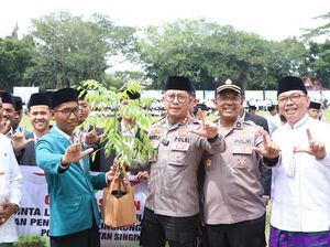 Kapolres Kuansing Ajak Santri Menjaga Bumi Lewat Green Policing Kapolres Kuansing Ajak Santri Menjaga Bumi Lewat Green Policing