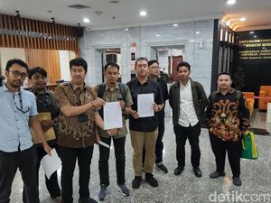 Koalisi Sipil Ajukan Uji Materiil Pasal UU TNI ke MK, Serahkan 85 Bukti Koalisi Sipil Ajukan Uji Materiil Pasal UU TNI ke MK, Serahkan 85 Bukti