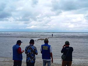 Ketua Rukun Nelayan Buka Suara soal Alat Berat Hantam Karang Minajaya Ketua Rukun Nelayan Buka Suara soal Alat Berat Hantam Karang Minajaya