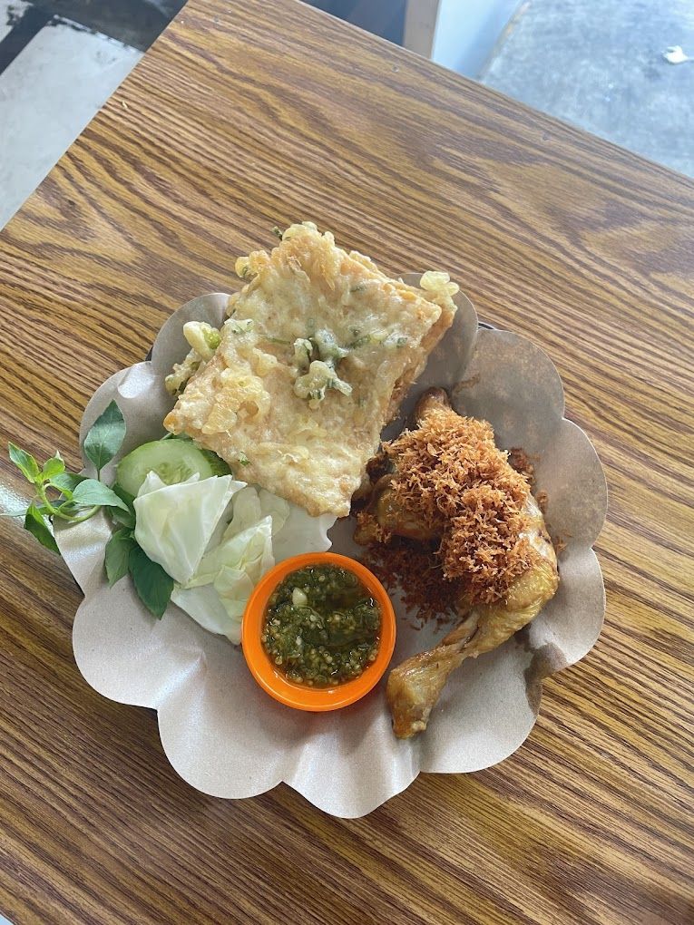 Makan siang di Setiabudi