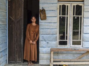 Mimpi Sekolah Anak Suku Batin Sembilan Terbentur Jalan Rusak dan Keterbatasan