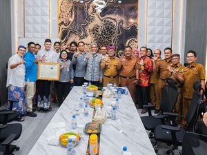 Batik Tulis Waleran Megamendung Cirebon Resmi Jadi Indikasi Geografis Batik Tulis Waleran Megamendung Cirebon Resmi Jadi Indikasi Geografis