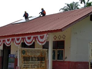 SuperSUN Terangi Sekolah Terpencil: Cahaya Digitalisasi Energi Bersih PLN SuperSUN Terangi Sekolah Terpencil: Cahaya Digitalisasi Energi Bersih PLN