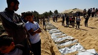 Pilu Warga Gaza Makamkan Puluhan Jenazah Tak Dikenal yang Diserahkan Israel