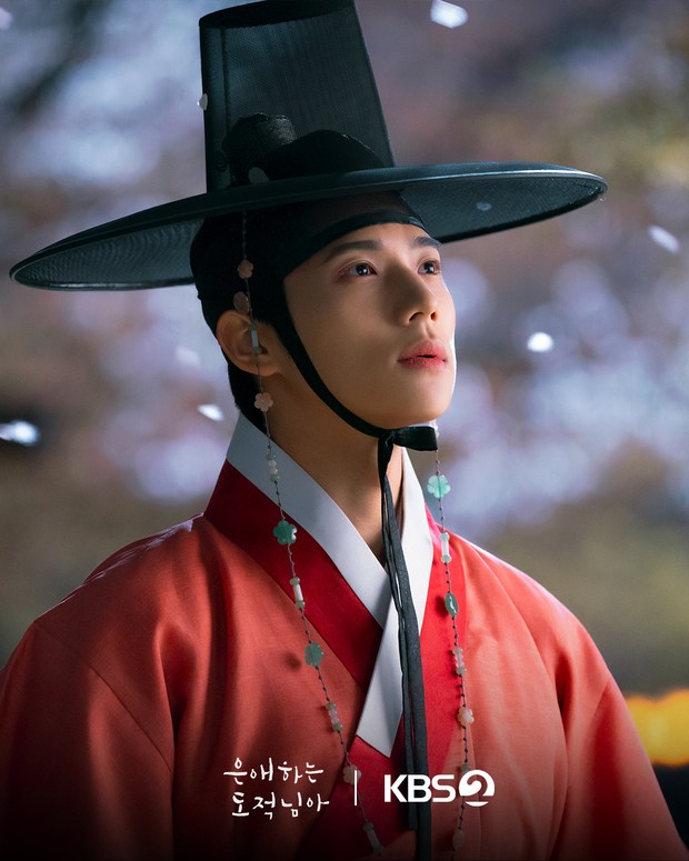 Potret Moon Sang Min dalam drama 'My Beloved Thief' / Foto: instagram.com/kbsdrama Moon Sang Min akan menjadi protagonis utama di drama My Beloved Thief. Sang aktor siap menunjukkan sisi barunya menjadi seorang jendral di era Joseon.