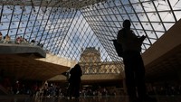 Kemarin Dirampok, Sekarang Pipa Museum Louvre Bocor!