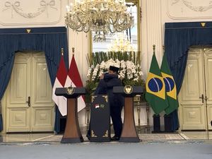 Peluk Presiden Lula, Prabowo Mau Belajar Rahasia Usia 80 Seperti 30 Tahun Peluk Presiden Lula, Prabowo Mau Belajar Rahasia Usia 80 Seperti 30 Tahun