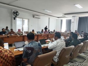 Sebut Penakut, Anggota DPRD Manggarai Barat Minta Kepala Bapenda Mundur Sebut Penakut, Anggota DPRD Manggarai Barat Minta Kepala Bapenda Mundur