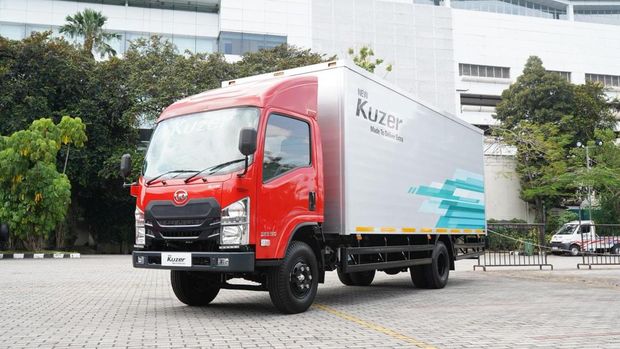 UD Trucks Indonesia meluncurkan model baru truk ringan Kuzer, SKI 150, di Jakarta, Rabu (22/10/2025).