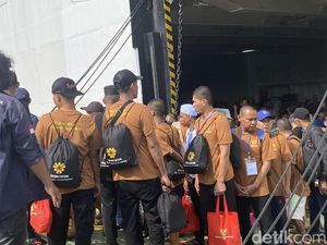 139 PMI Dideportasi dari Malaysia Tiba di Parepare Usai Dipenjara 4 Bulan 139 PMI Dideportasi dari Malaysia Tiba di Parepare Usai Dipenjara 4 Bulan