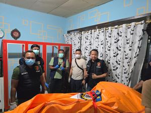 Dua Hari Tak Ada Kabar, ASN di Jambi Ditemukan Tewas Membusuk dalam Rumah Dua Hari Tak Ada Kabar, ASN di Jambi Ditemukan Tewas Membusuk dalam Rumah