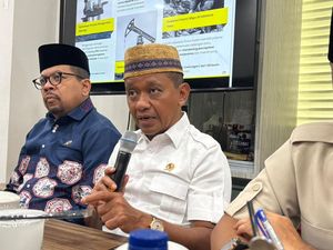 Bahlil Santai Dijadikan Meme: Hinaan Itu Terjadi Sejak Saya SD Bahlil Santai Dijadikan Meme: Hinaan Itu Terjadi Sejak Saya SD