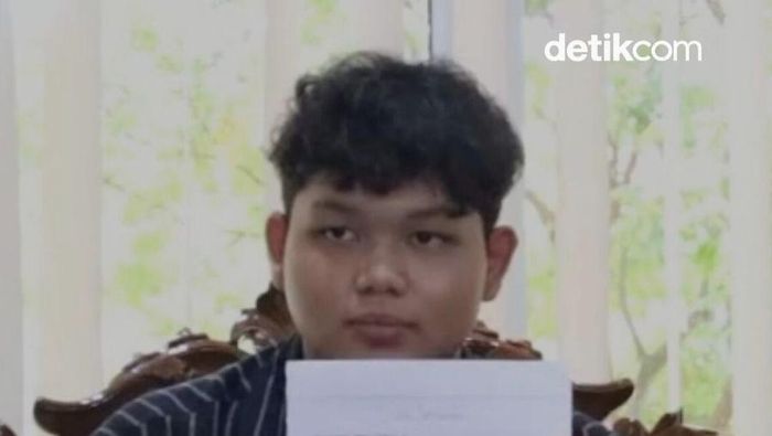 Video: Chiko, Tukang Edit Foto Cabul Pakai AI