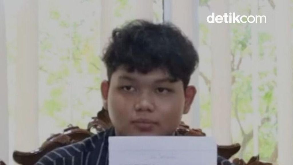 Video: Chiko, Tukang Edit Foto Cabul Pakai AI Video: Chiko, Tukang Edit Foto Cabul Pakai AI