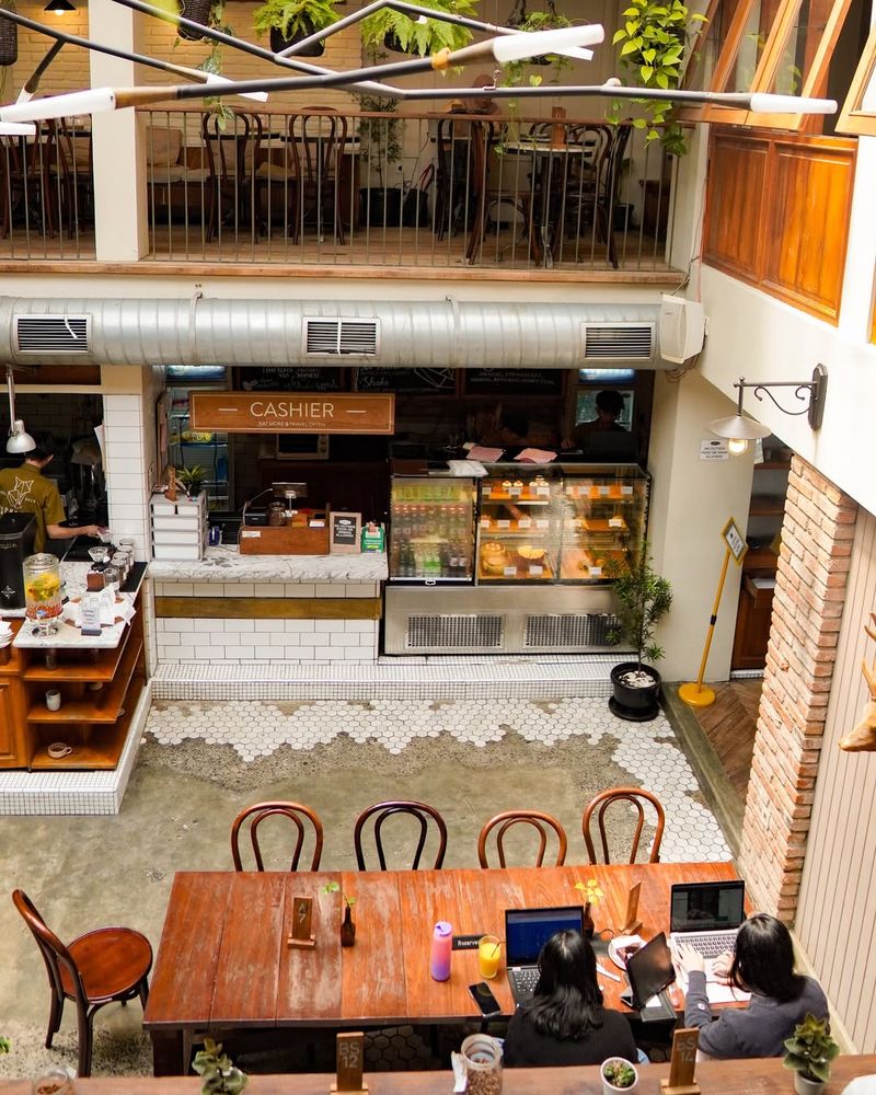 Coffee shop Coffee shop buka 24 jam di Jakarta