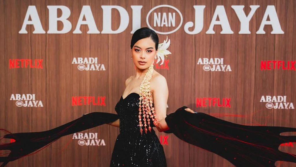 Foto: Mikha Tambayong-Eva Celia di Premiere Abadi Nan Jaya, Cantik Indonesia Foto: Mikha Tambayong-Eva Celia di Premiere Abadi Nan Jaya, Cantik Indonesia