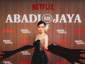 Foto: Mikha Tambayong-Eva Celia di Premiere Abadi Nan Jaya, Cantik Indonesia Foto: Mikha Tambayong-Eva Celia di Premiere Abadi Nan Jaya, Cantik Indonesia