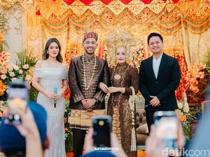Viral Raisa Beri Kejutan ke Pengantin Tiba-tiba Datang, Ini Kisah di Baliknya Viral Raisa Beri Kejutan ke Pengantin Tiba-tiba Datang, Ini Kisah di Baliknya