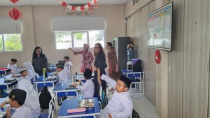 Ibu Negara Brasil Kunjungi SPPG dan SD di Jaktim, Lihat Siswa Santap MBG