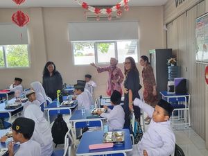 Ibu Negara Brasil Kunjungi SPPG dan SD di Jaktim, Lihat Siswa Santap MBG