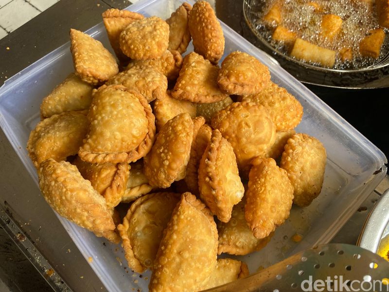 Jajan di Pasar Puri Indah Yuk! Ada Nasi Bogana hingga Bakso Pontianak Halal Gerai makanan yang ada di area Pasar Puri Indah