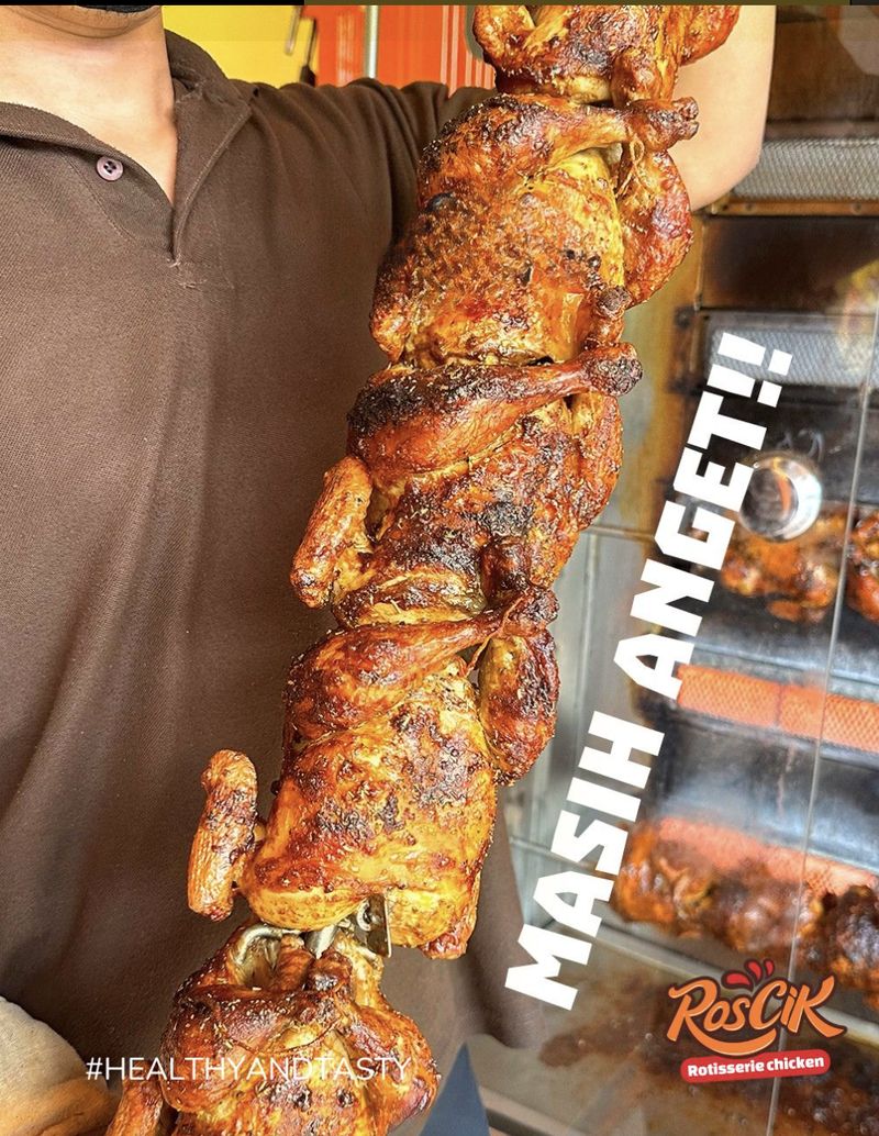 Laris! Ini Rekomendasi 7 Nasi Ayam Paling Enak di Ojol