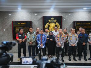 Menhut Puji Polri Tegas Tangani Kasus Karhutla: Efektif Bikin Efek Jera Menhut Puji Polri Tegas Tangani Kasus Karhutla: Efektif Bikin Efek Jera