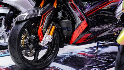 Xmax versi Hedon, Harga Velgnya Aja Bisa Kebeli Nmax Turbo!