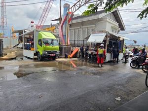 Pemkot Semarang Maksimalkan 25 Pompa untuk Percepat Surut Banjir