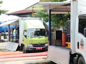 Pemprov Jateng Tambah Dua Pompa agar Banjir di Semarang Lekas Surut Pemprov Jateng Tambah Dua Pompa agar Banjir di Semarang Lekas Surut