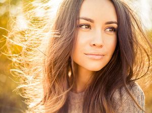 Cuaca Panas Bikin Rambut Kering? Coba 6 Tips Ini Biar Tetap Lembut!