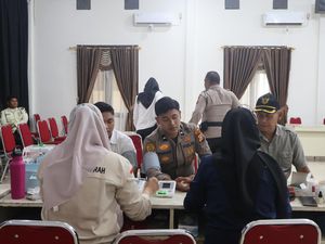 Polres Pelalawan Gelar Donor Darah di HUT Humas Polri Ke-74 Polres Pelalawan Gelar Donor Darah di HUT Humas Polri Ke-74