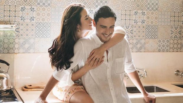 Raisa Ucapan Happy Anniversary Raisa untuk Hamish Daud.