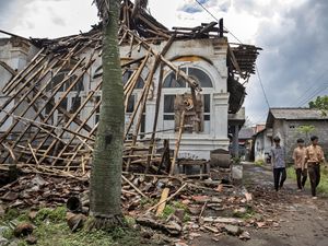 Rumah Bersejarah di Bandung Barat Ambruk, Warisan Art Deco Terancam Punah Rumah Bersejarah di Bandung Barat Ambruk, Warisan Art Deco Terancam Punah