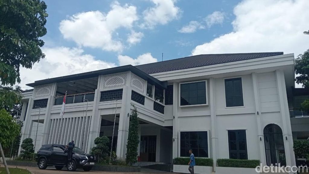 Potret Rumah Pensiun Wapres KH Maruf Amin di Depok, Tampak Hijau dan Asri Potret Rumah Pensiun Wapres KH Maruf Amin di Depok, Tampak Hijau dan Asri