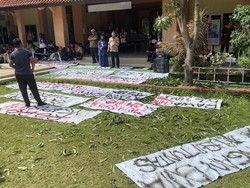 Video: Buntut Panjang Kasus Chiko Edit Foto Cabul, Kepsek Didesak Mundur