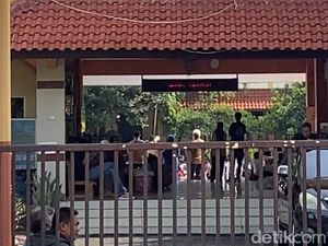 Siswa SMAN 11 Semarang Kembali Demo soal Chiko Tukang Edit Foto Cabul Siswa SMAN 11 Semarang Kembali Demo soal Chiko Tukang Edit Foto Cabul