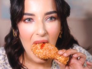 Bukan Konten Make Up, Ini 10 Momen Tasya Farasya Mukbang Makanan Enak Bukan Konten Make Up, Ini 10 Momen Tasya Farasya Mukbang Makanan Enak