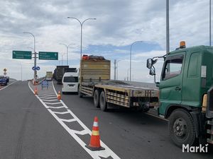 Jumlah Mobil Masuk Tol Semarang-Demak Anjlok Imbas Banjir Jumlah Mobil Masuk Tol Semarang-Demak Anjlok Imbas Banjir