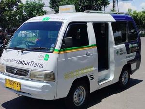 Wajah Baru Angkot Bandung: Tak Lagi Ngetem-Dilarang Merokok