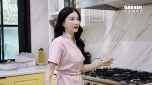 Intip Dapur Sarwendah yang Elegan dengan Kompor Seharga Rp 1 Miliar