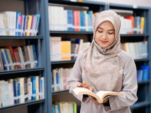 Merantau dari Jawa, Guru Sekolah Rakyat di Makassar Ini Bawa Harapan Baru Merantau dari Jawa, Guru Sekolah Rakyat di Makassar Ini Bawa Harapan Baru