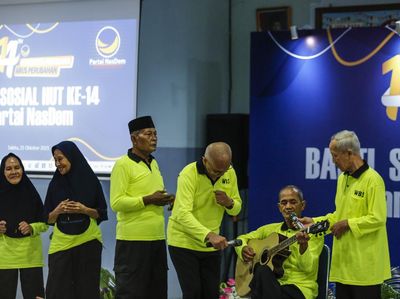 Hangatnya Momen Berbagi di Panti Sosial Jakarta